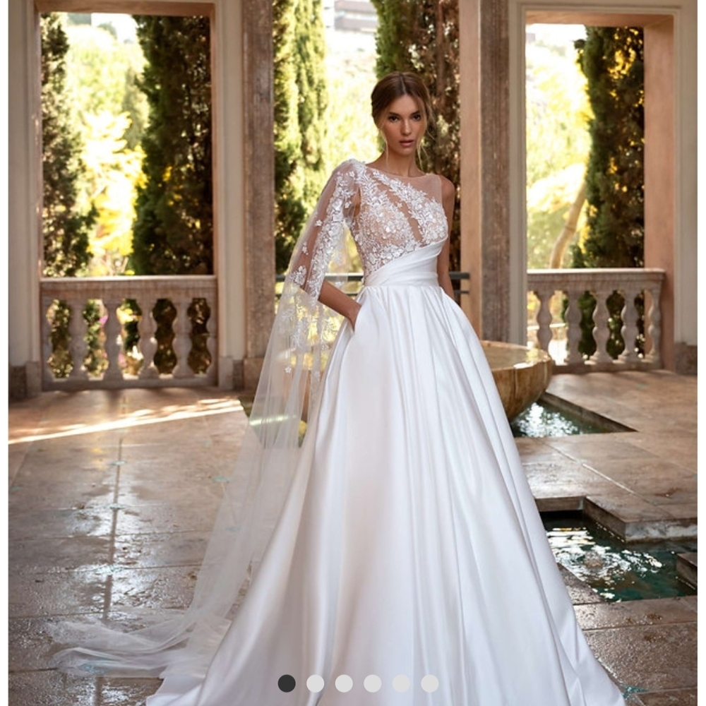 Elegant White One-Shoulder Lace & Satin Wedding Dress